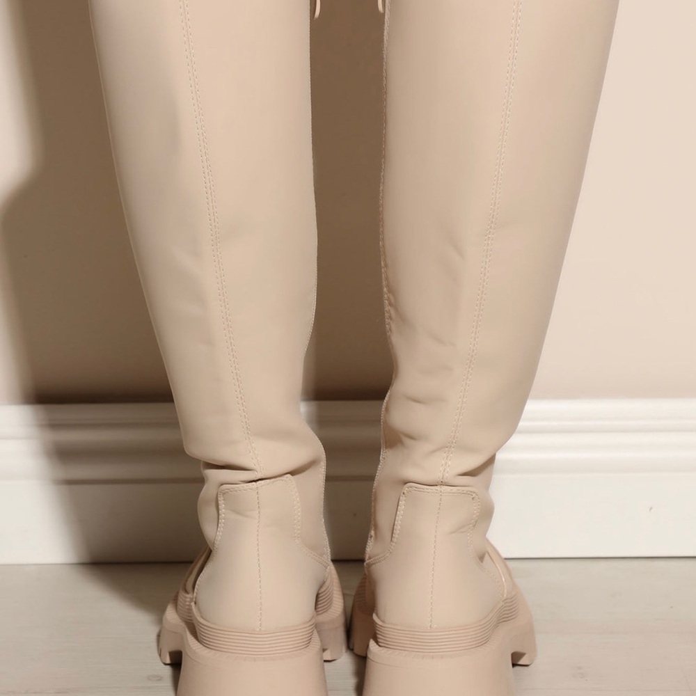 Boots - Picture 3 of 3